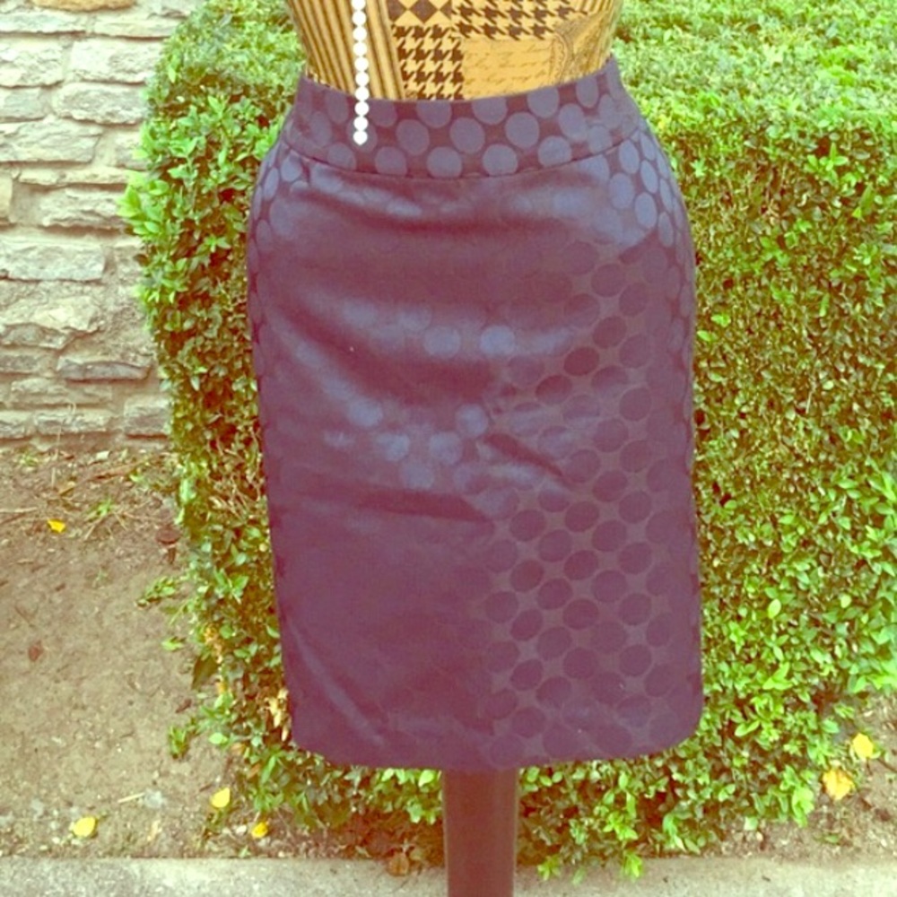 Banana Republic skirt with large dot pattern